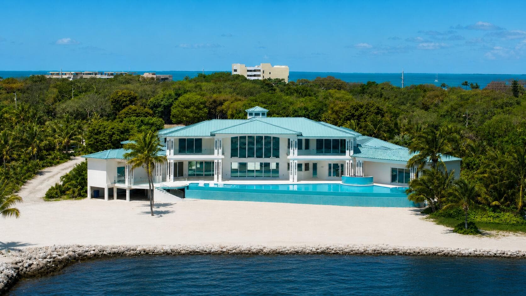 A beautiful property in Plantation Key, FL